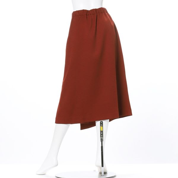 ボタンアクセントラップ風スカート