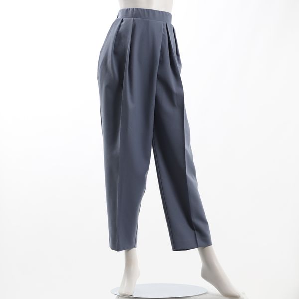 フロントタック入りペッグトップパンツ