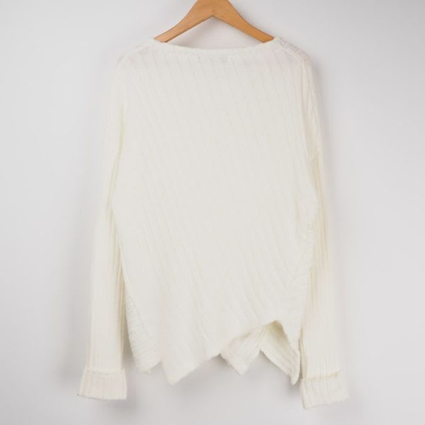 編み地切り替えイレギュラーヘムニット