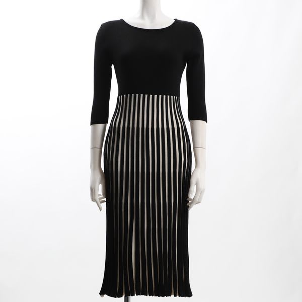 七分袖プリーツニットワンピース