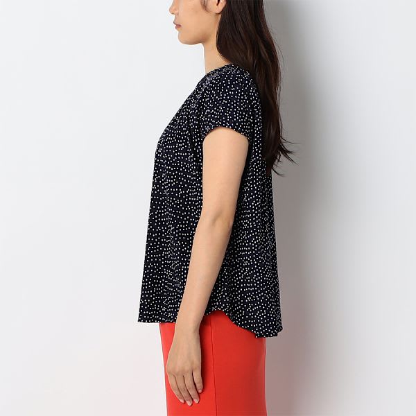 ドット柄ギャザーネックブラウス