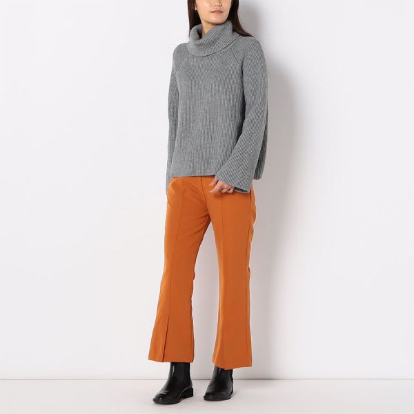 ワイドスリーブタートルネックニット