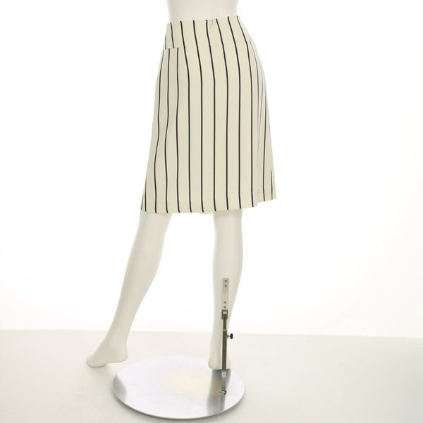 ストライプ柄ラップ風スカート