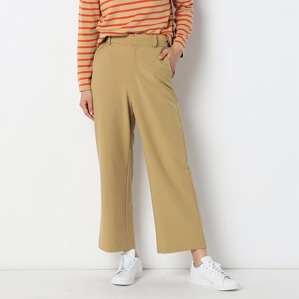 シンプルストレートパンツ
