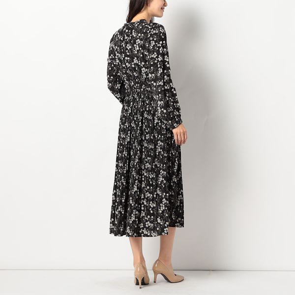 ボウタイプリーツ小花柄ワンピース