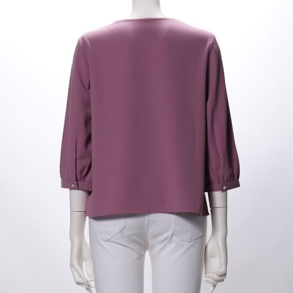 パールボタン前開きブラウス