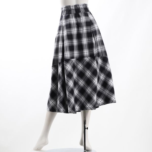 バッファローチェックタックフレアスカート