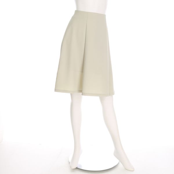 フロントタックフレアスカート