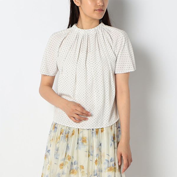 ネックギャザードット柄ブラウス