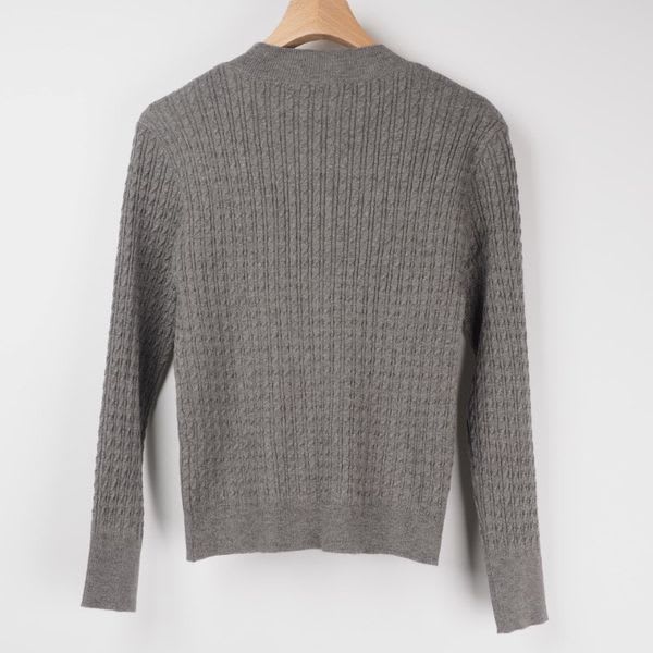 クルーネックシンプルニット