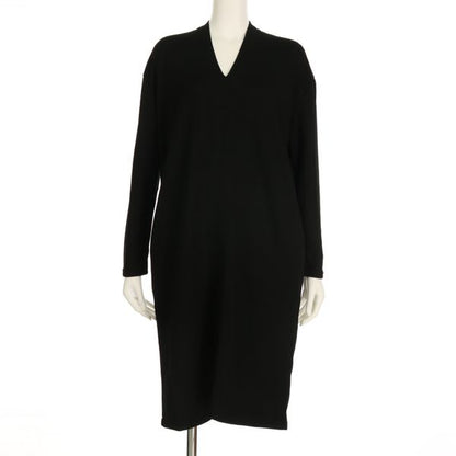 シンプルVネックワンピース