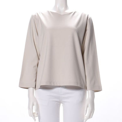 シンプルVネックカットソー