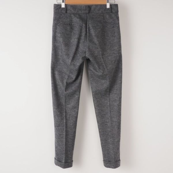 センタープレステーパードパンツ