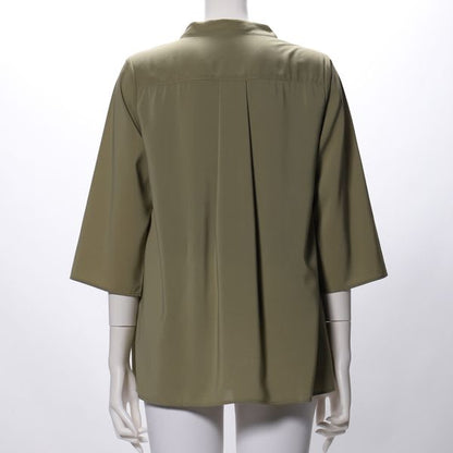 ゆったりシルエットオープンフロントネックブラウス