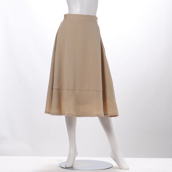 切り替えデザインフレアスカート