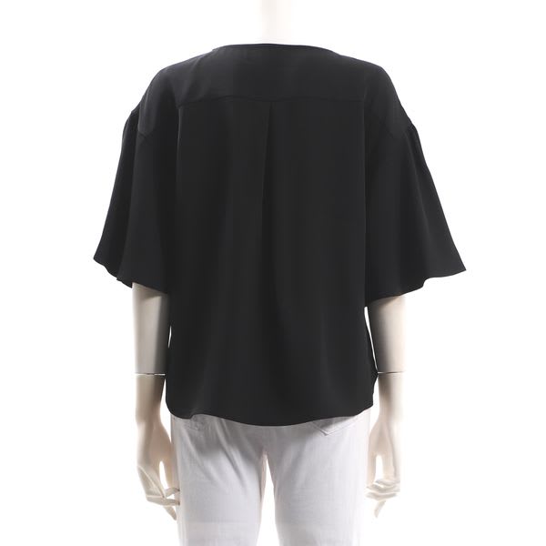 パールアクセントフレアスリーブブラウス