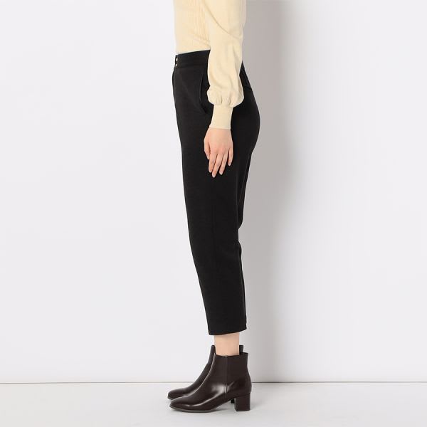 ウエストボタンデザインテーパードパンツ