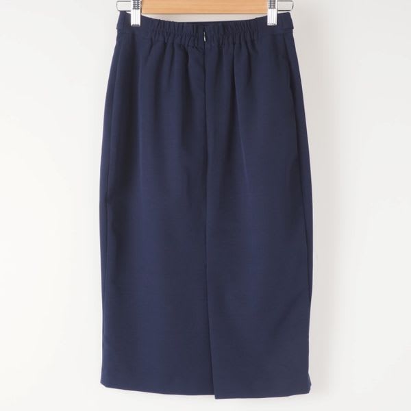 共地ベルト付きタイトスカート
