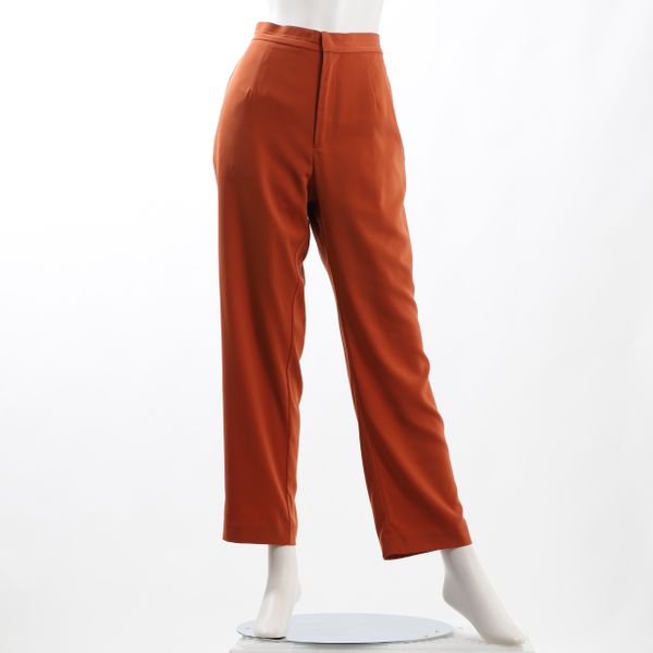 シンプルテーパードパンツ