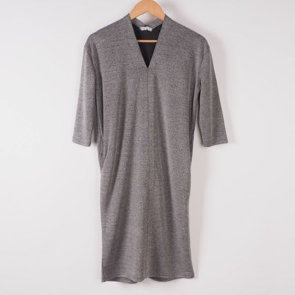 Vネックシンプルワンピース