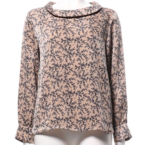 モノクロフラワープリント総柄ブラウス