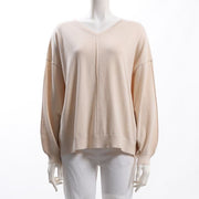 シームラインVネックニット