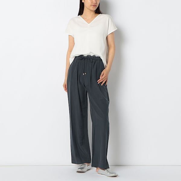 バックデザインブラウス