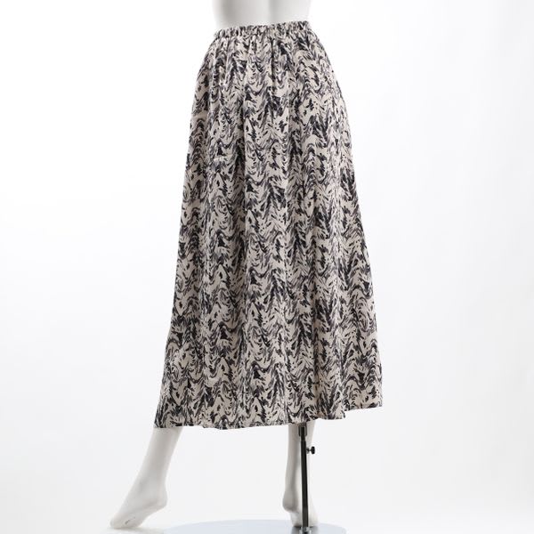 総柄フレアスカート