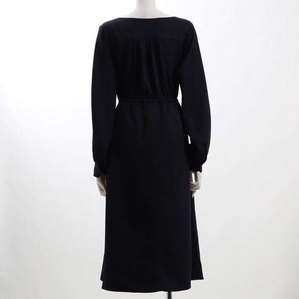 ウエストリボンデザインVネックワンピース