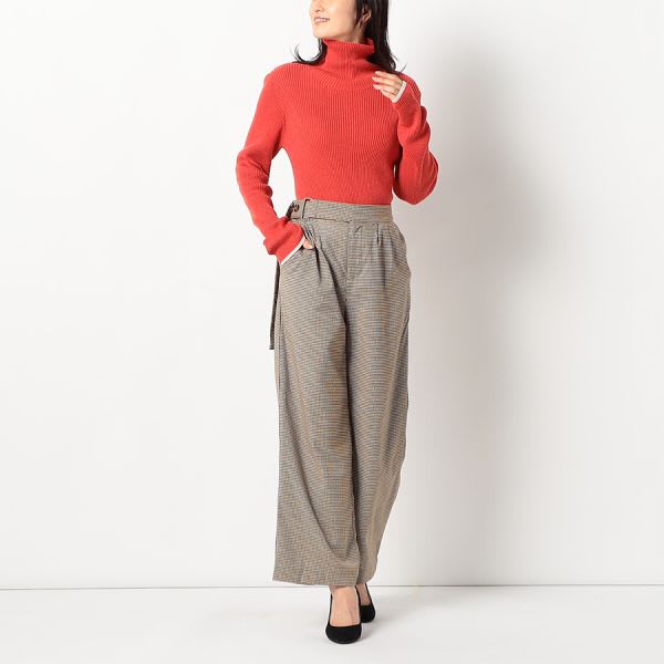 シンプルタートルネックリブニット