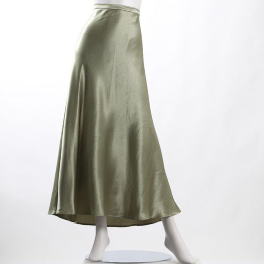 グロスサテンフレアスカート