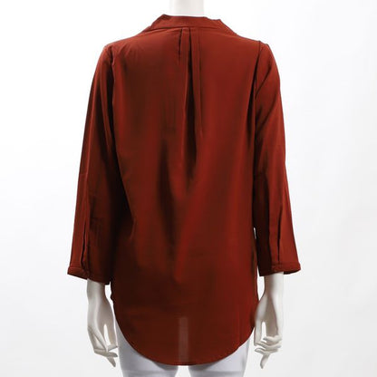 バックテールVネックブラウス