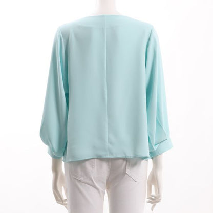 シンプルデザインVネックブラウス