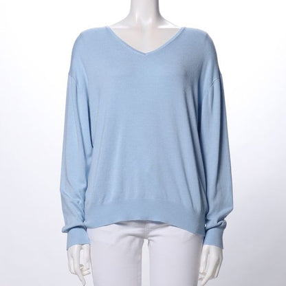 シンプルVネックニット