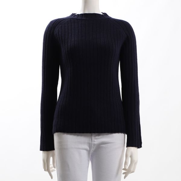 詰まったネックデザインラグランリブニット