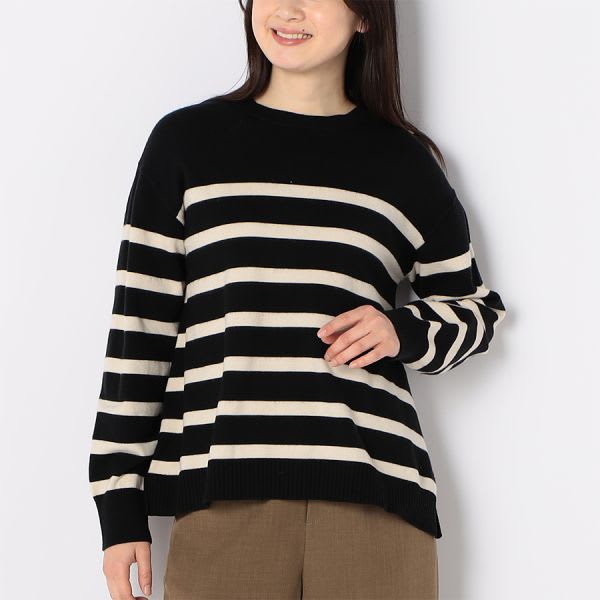 ボーダー柄クルーネックニット