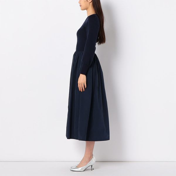 リブニットとギャザーフレアスカートのドッキングワンピース
