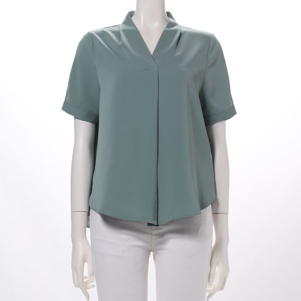 Vラインタックブラウス