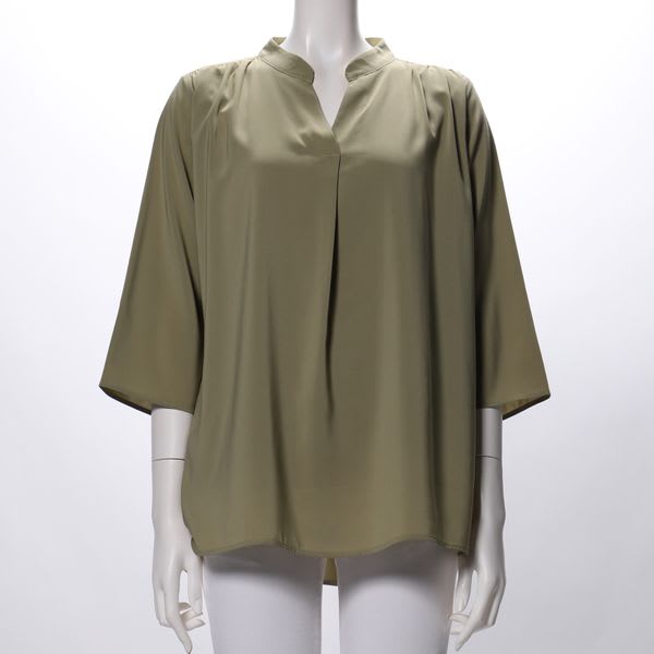 ゆったりシルエットオープンフロントネックブラウス