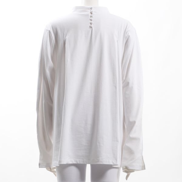 バックボタンスリットカットソー