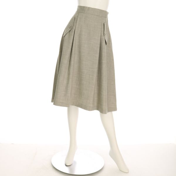 フェイクポケットフラップ付きフレアスカート