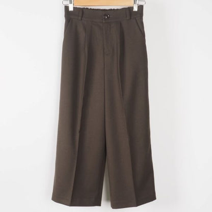 タック入りワイドシルエットパンツ