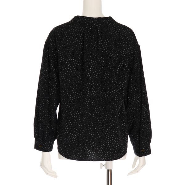 フロント飾りボタンデザインブラウス