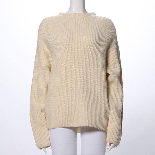 ゆったりシルエットニット