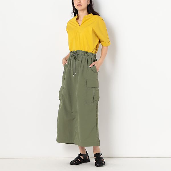 バックタックデザインブラウス