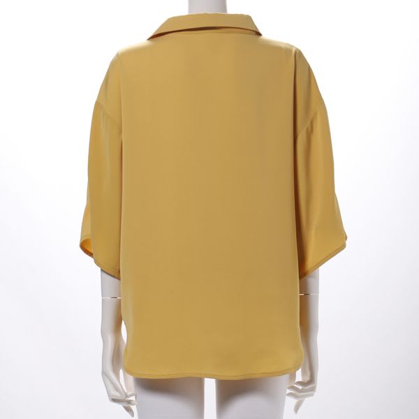 タックデザインスキッパーブラウス