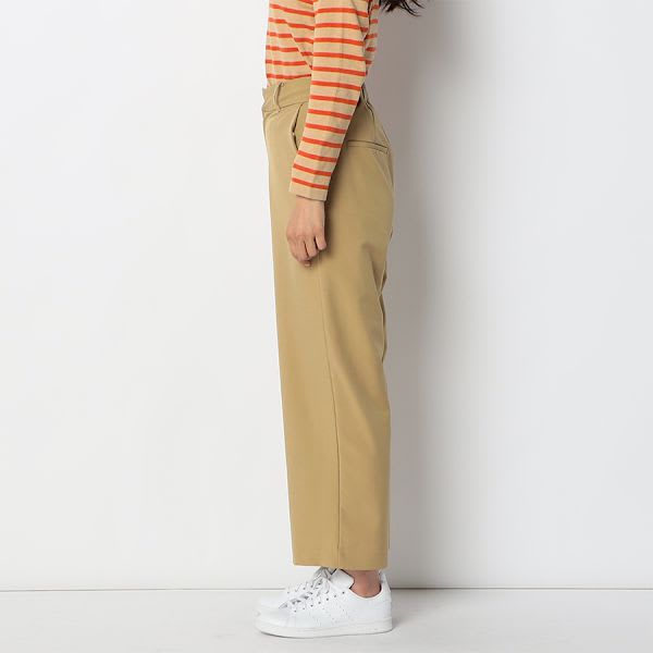 シンプルストレートパンツ