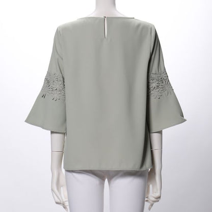 レースフレア袖ボートネックブラウス