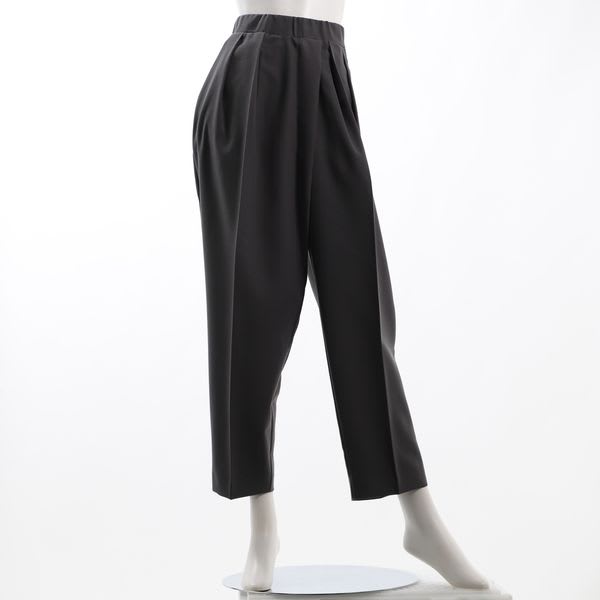 フロントタック入りペッグトップパンツ