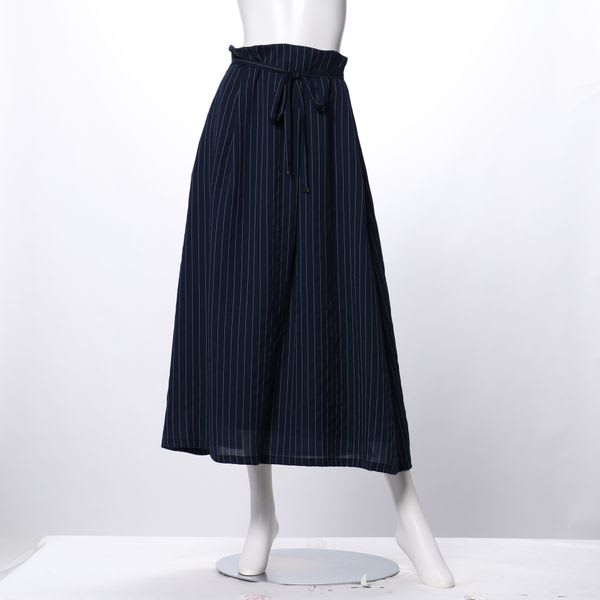 リボンベルト付きストライプ柄スカート